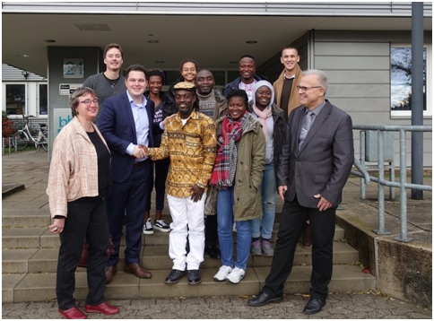 Begegnungsreise: Eine Schüler- und Lehrerdelegation der St. Germain School aus Ghana besucht die BBS 1 in Gifhorn